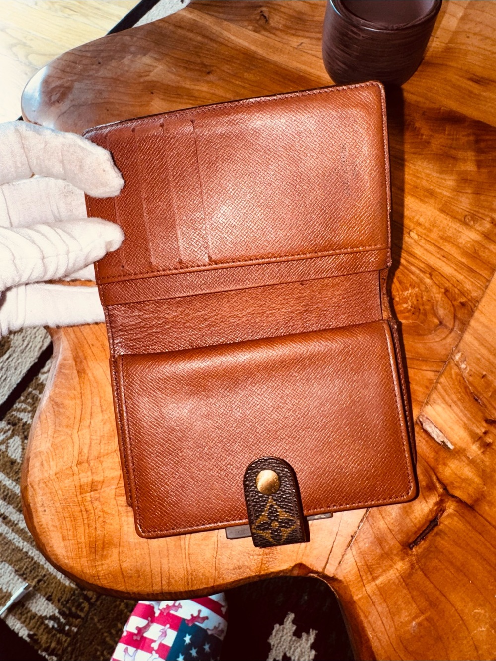 Louis Vuitton French purse, compact, wallet, kiss, lock, monogram, canvas, brown - Picture 10 of 16